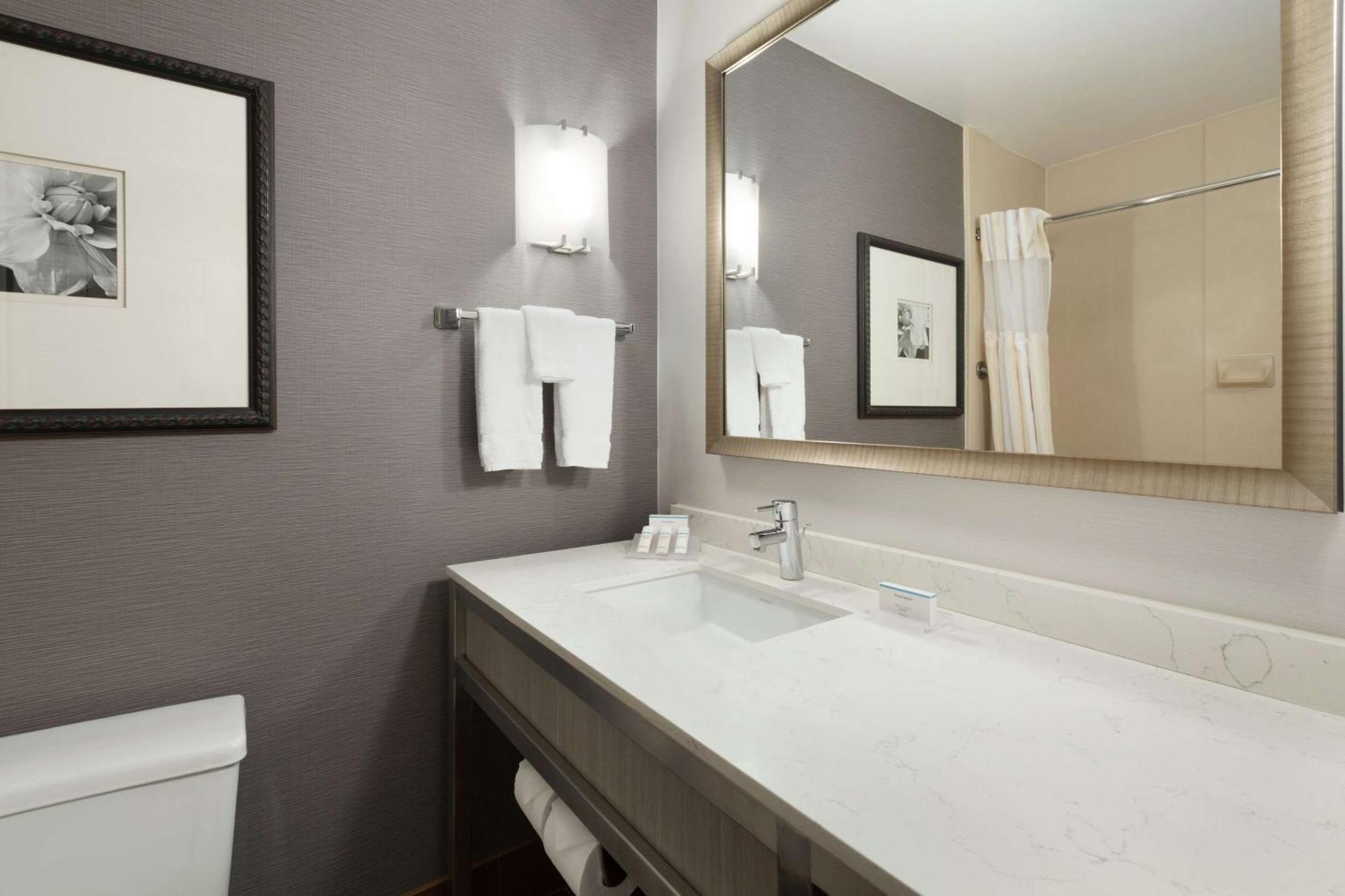 Hilton Garden Inn Гилрой Экстерьер фото